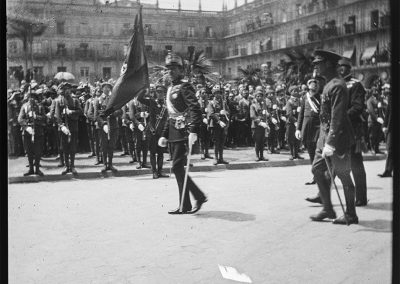El Rey Alfonso XIII en la plaza Mayor de Salamanca